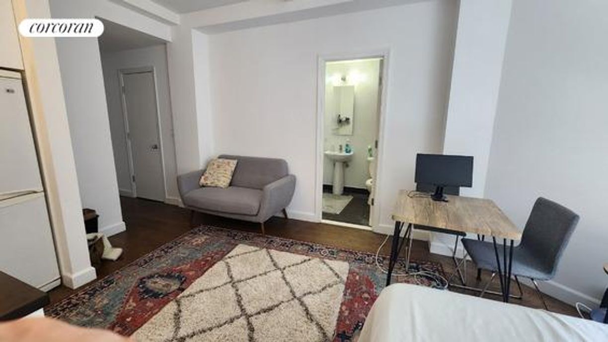 Photo - 212 W 91st St Apartamento