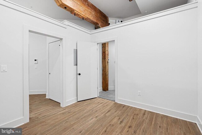 Photo - 201 Leverington Ave Unidad 101