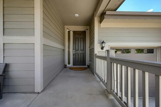 Photo - 15895 Red Bud Dr