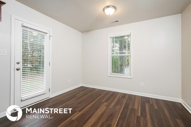 Photo - 195 Cherryhill Dr