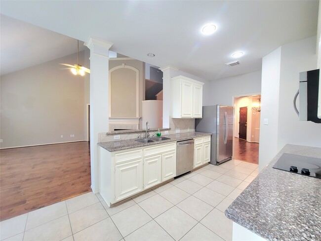 Photo - 21923 Maybrook Ct