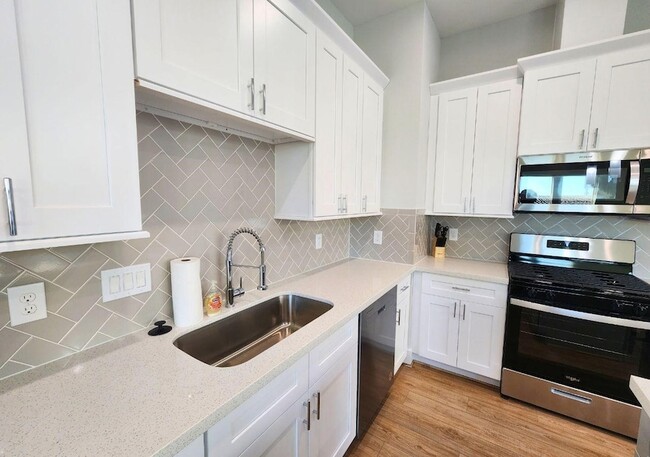 Photo - 615 Northew St