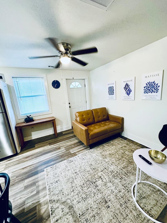 Photo - 115 Colonial Ave Unit ID1234788P