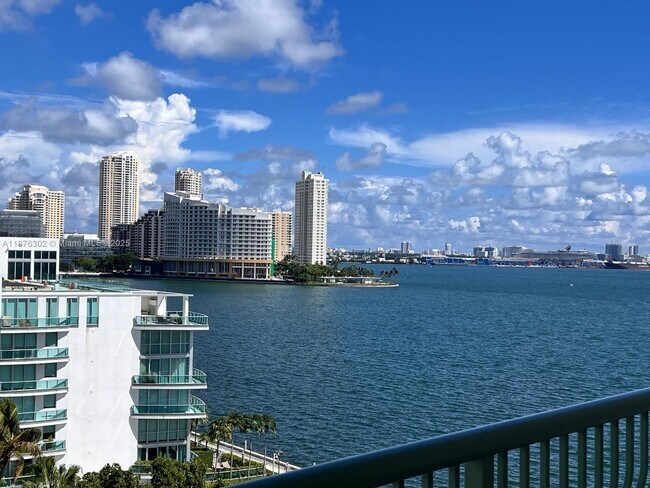 Building Photo - 1408 Brickell Bay Dr Unit 912