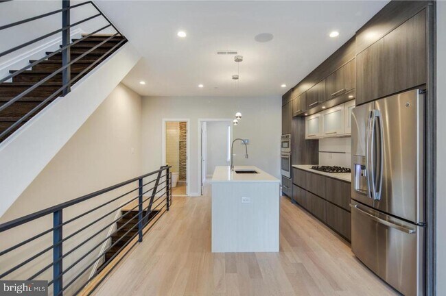 Photo - 909 N 15th St Unit B