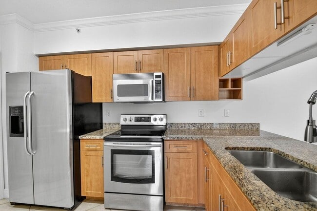 6511 Emerald Dunes Dr Unidad 305