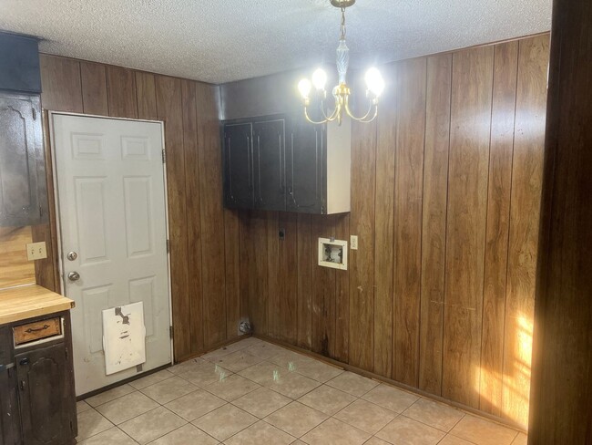 Photo - 3 Bed 1 Bath Duplex