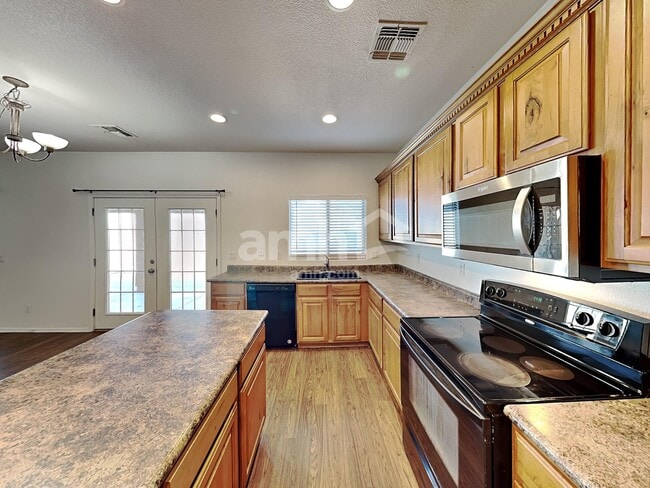 Photo - 782 E Christopher St