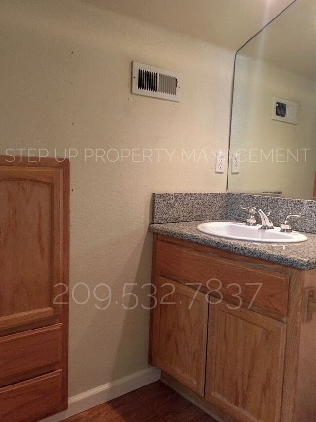 Conveniently located 1 Bed, 1 Bath Apartme... Rental For Rent in Sonora