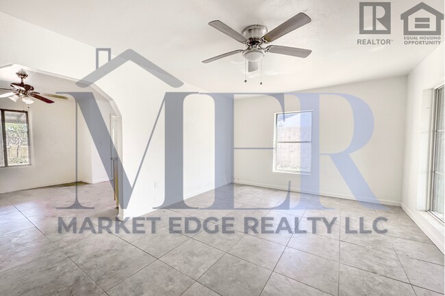 Photo - 2Bed/1Bath Home 24th St/Thomas Rd! $199 MOVE-IN SPECIAL! Ready for Immediate Move-In!