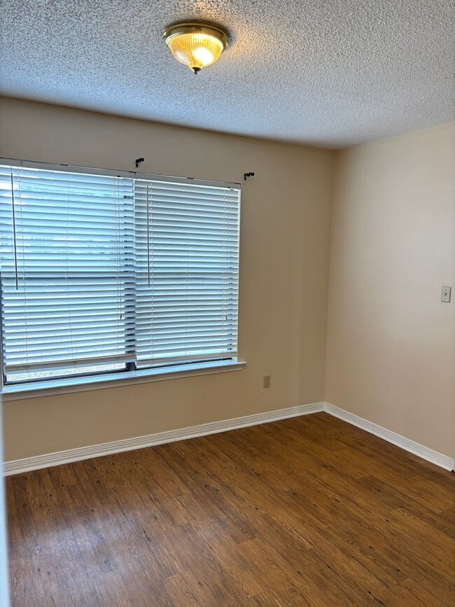 Photo - Convenient Northeast location!