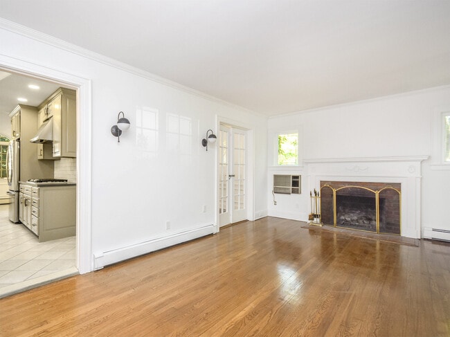 Photo - 121 Hillcrest Ave