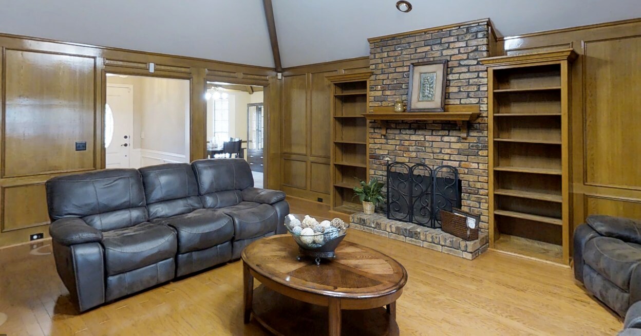 Photo - 1114 Sandy Creek Dr