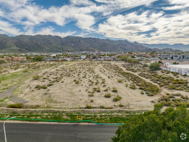 Building Photo - Corsica Villas at Euclid Avenue Rental