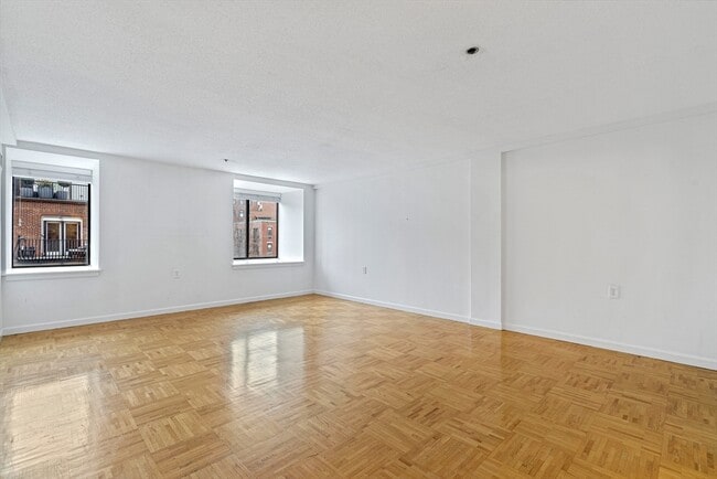 Photo - 357 Commercial St Unidad 418
