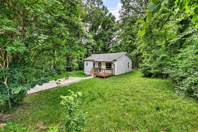 Photo - Charming 2-bed 1-bath home minutes from shopping, APSU, and dining.