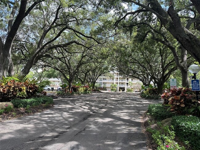 Building Photo - 3520 Oaks Way Unit 108 Rental