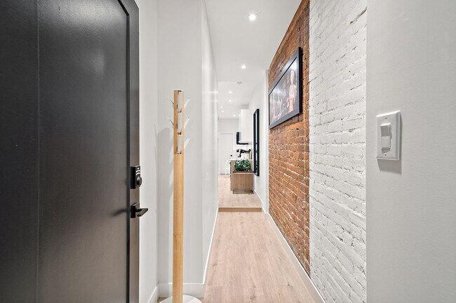 Photo - 3722 Av. Laval Unit 2