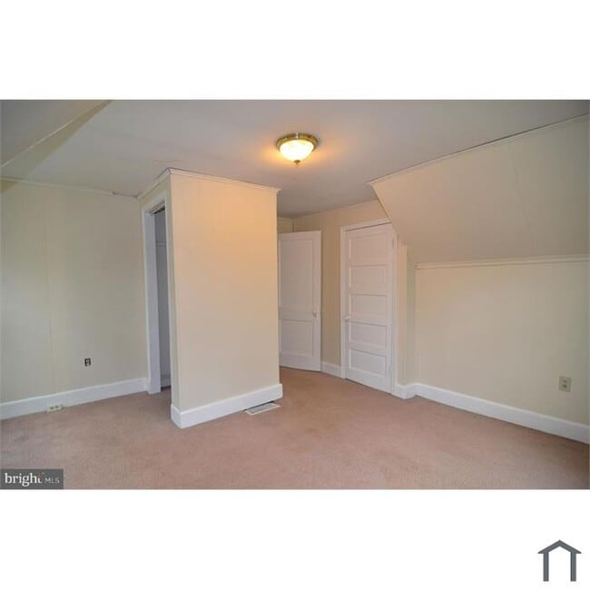 Photo - 5380 Beta Pl