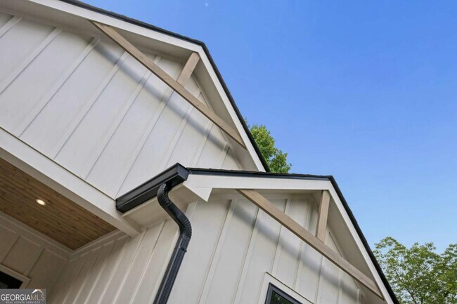 Photo - 2050 Morehouse Dr NW