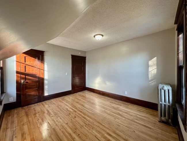 Photo - Large 4 Bedroom House!