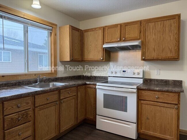 Photo - 611 2nd Ave W