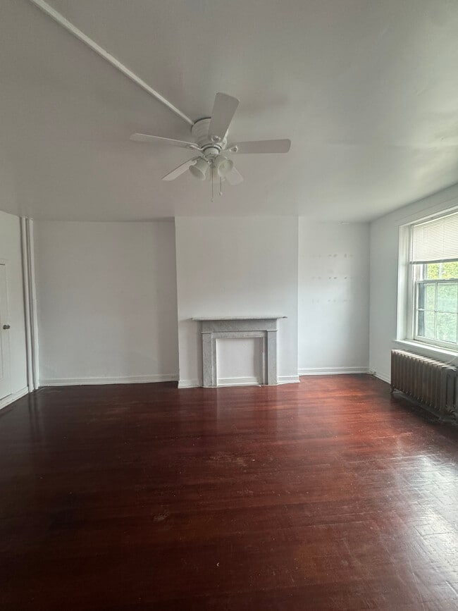 Photo - 800 Cathedral St