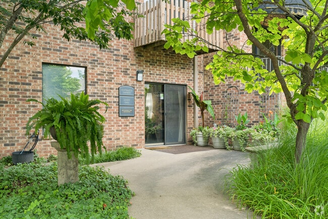 Leasing Office
