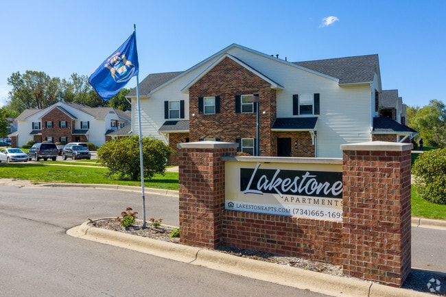 Photo - Lakestone Apartments