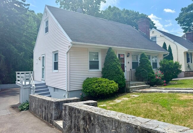 Photo - 563 Lakeside Dr