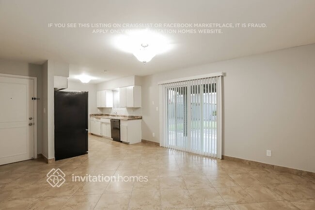 Photo - 486 W Gail Dr