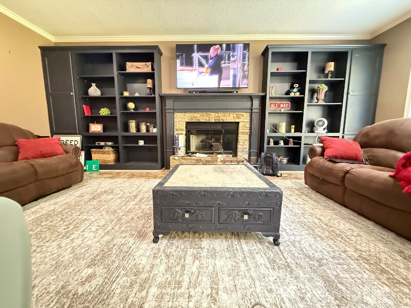 Photo - 6 Hickory Forest