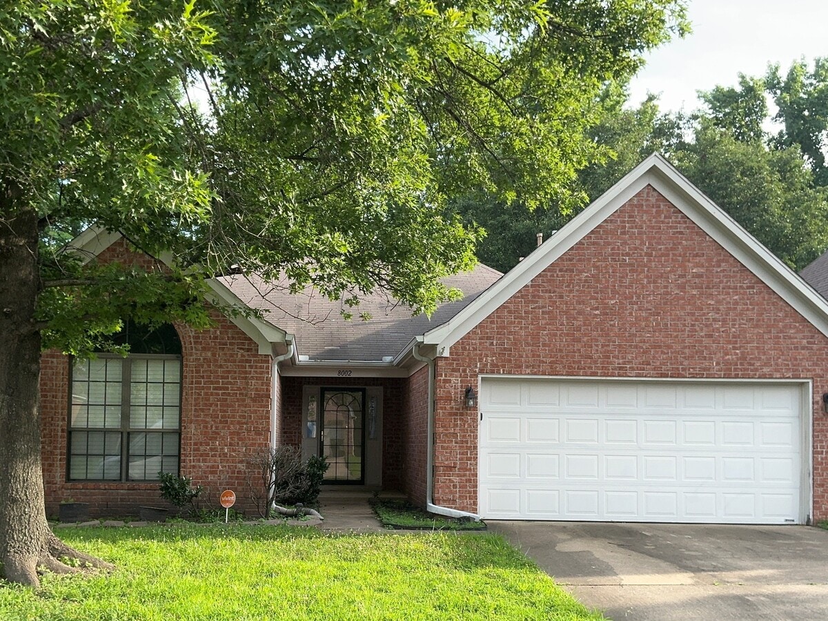 Photo - 8002 Jills Creek Dr House