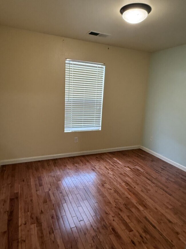Photo - 3 bedroom, 2 bathroom-Reno/Stead area