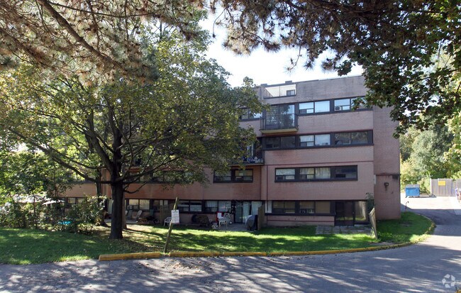 Building Photo - Northwoods Village