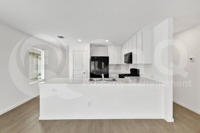 Photo - 3101 Tokara St