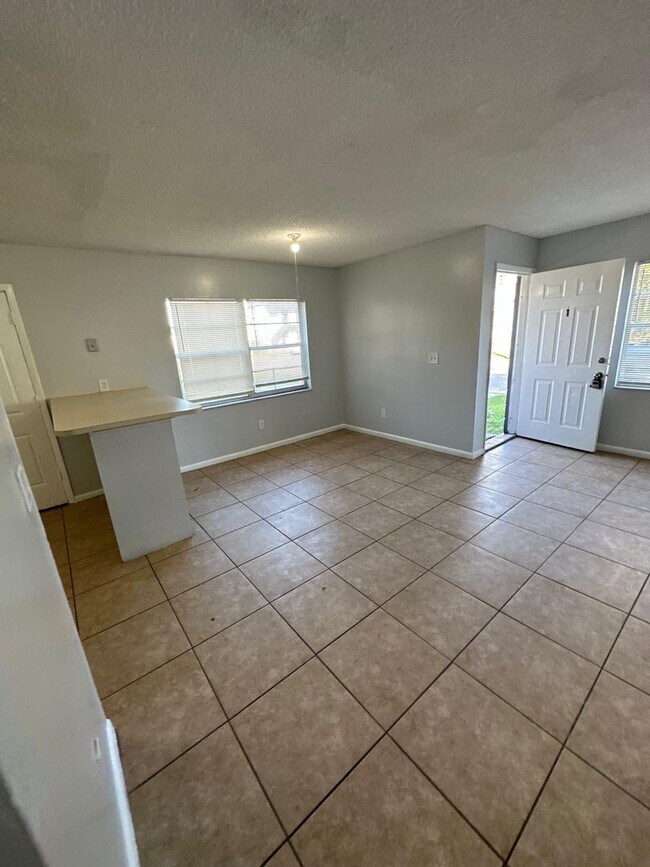 Photo - 712 Eaverson St Unidad 1