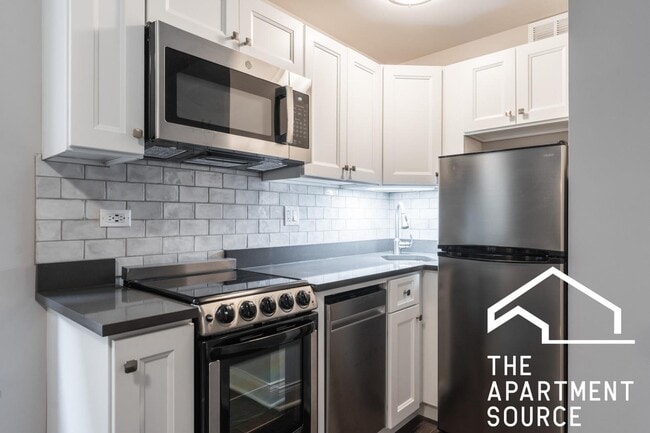 Photo - 640 W Wrightwood Ave Unit 205