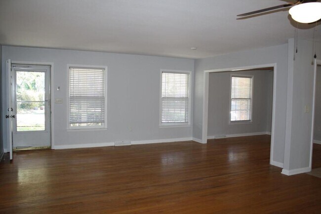 Photo - 306 Susan Dr