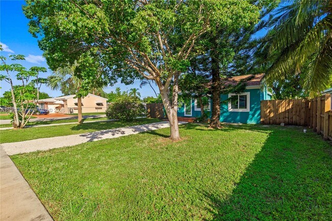 Photo - 2447 Wilson St