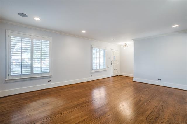 Photo - 6930 Kenwood Ave