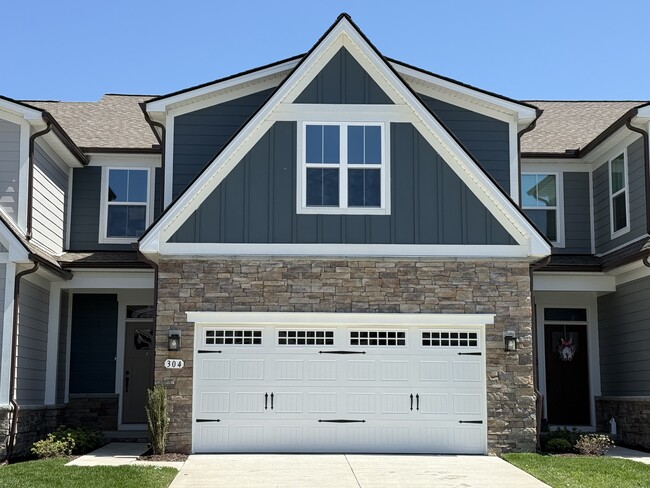 Photo - 304 Lantern Cir Townhome