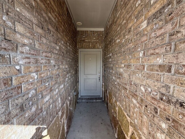 Photo - 612 Stampede Ln