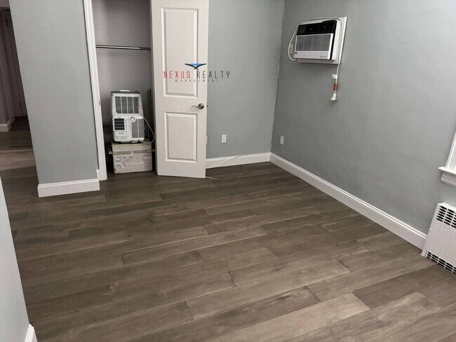 Photo - 21-44-44 71st St