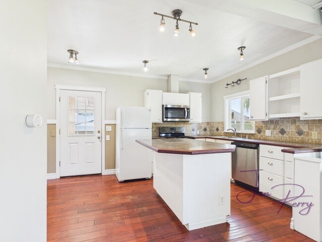 Photo - 1124 E Main St