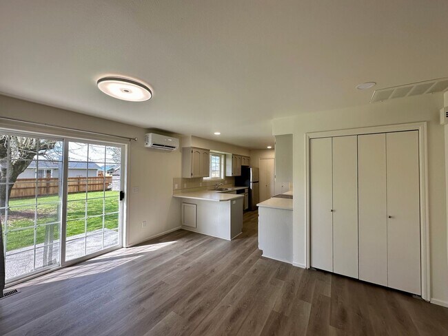 Photo - 905 Nooksack Rd