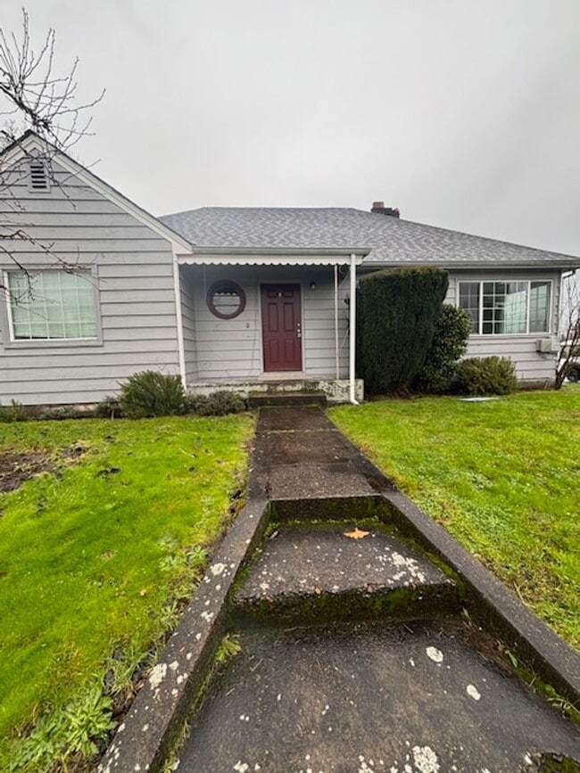 Building Photo - 2 Bedroom 1 Bath Home Newberg OR 97132