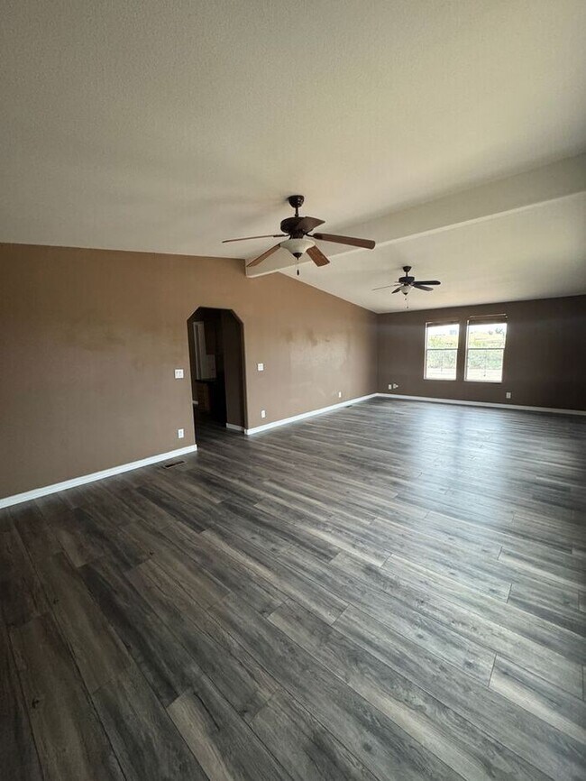 Photo - Spacious 4 bedroom 2 bath