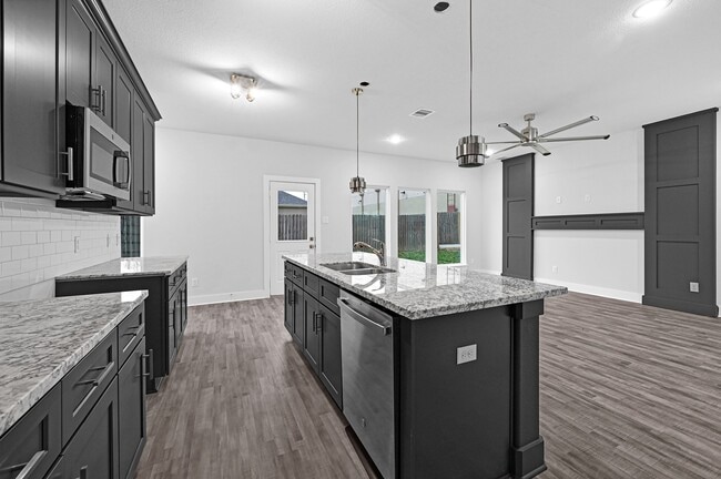 Building Photo - 4677 Bellfort Ave