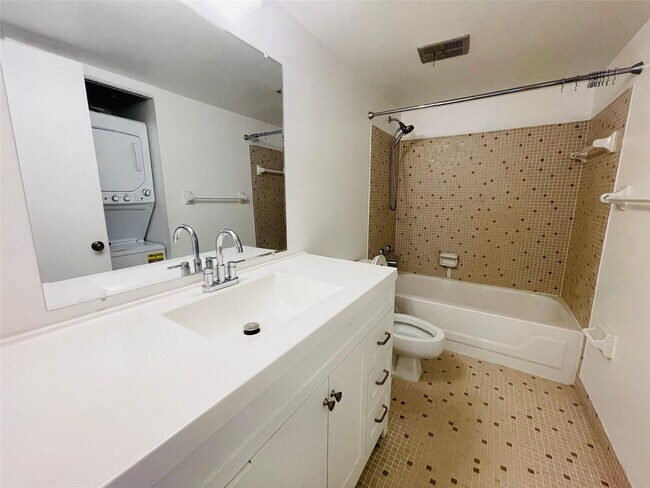 Photo - 4155 NW 90th Ave Unit 201